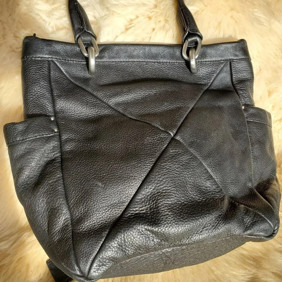 Just a great HAUL-ALL Bag ~ EUC: Calvin Klein Black Leather Bucket Bag - Picture 2 of 10